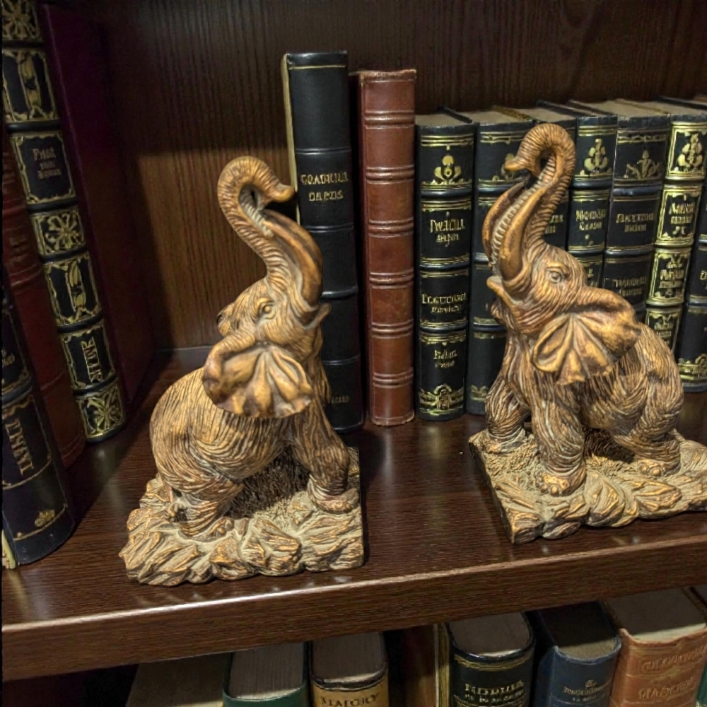Gold Lucky Elephant Bookends – Dark/Light Academia Scholarly Elegance Vintage